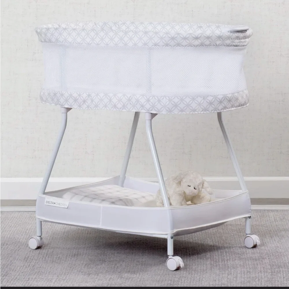 Gray and White Quilted Bassinet Mattress Pad with Geometric Stitching + 2 cover